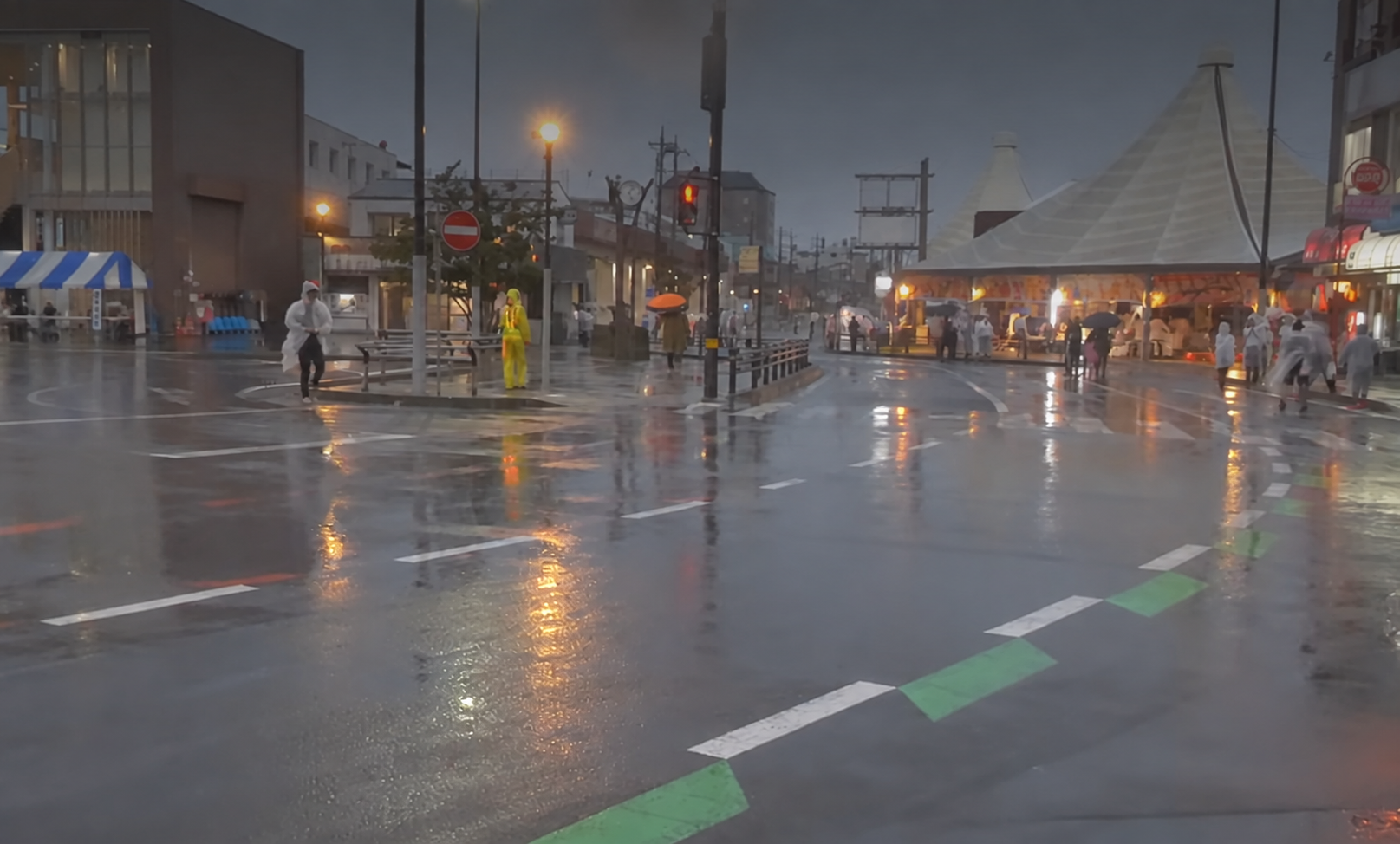 雨の石岡駅